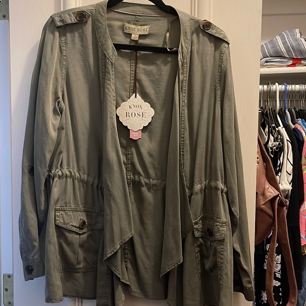 So super cute, light-weight, and SOFT.  Perfect for spring and fall!